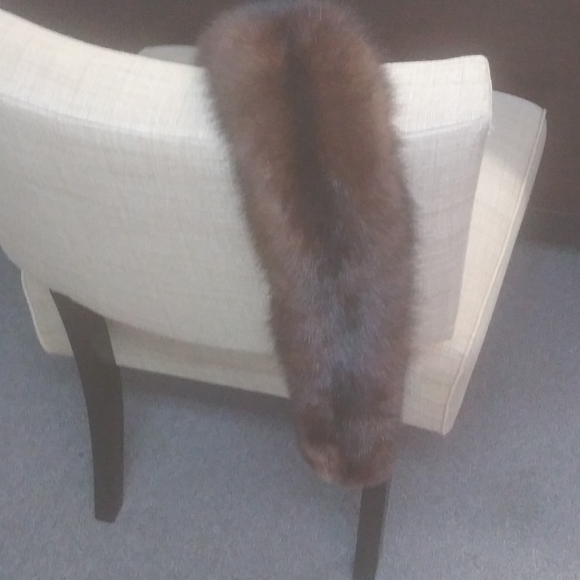 NIB Mink Fur Hat & 2 Fur Scarves - Picture 9 of 16